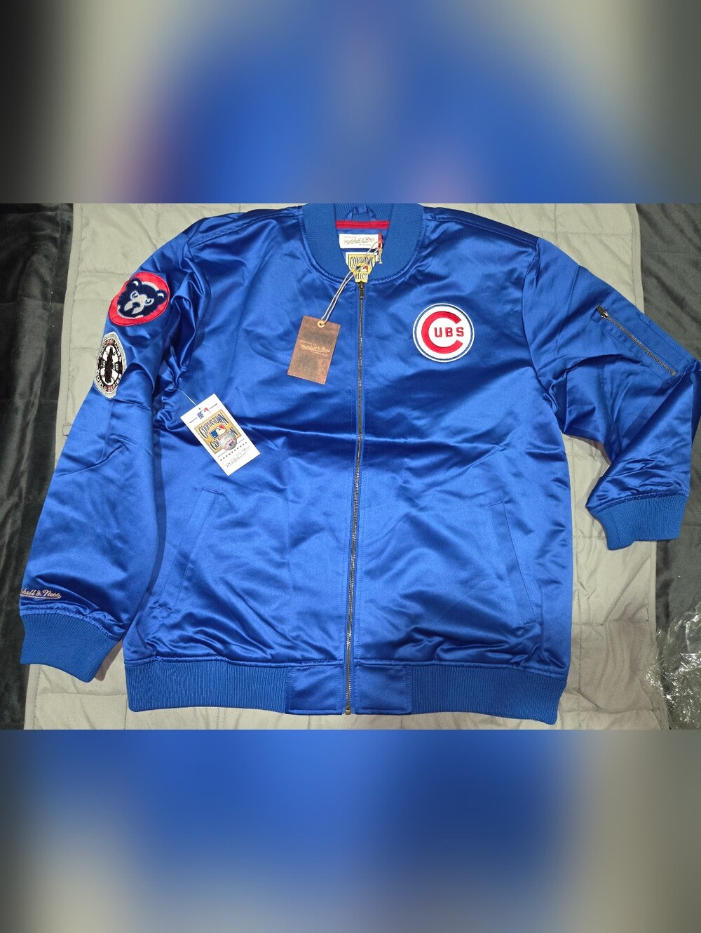 Chicago Cubs Lightweight Satin Vintage Logo Full-Zip Bomber Jacket Size XL